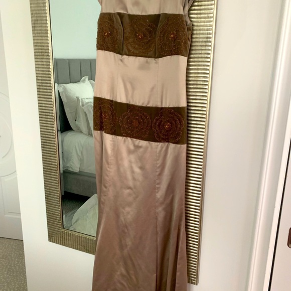 Donal Deal shimmer taupe gown with exquisite cool beading. - Picture 1 of 5